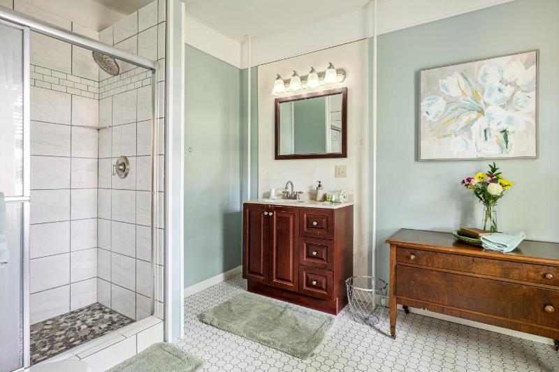 Double Room with Private Bathroom image 2