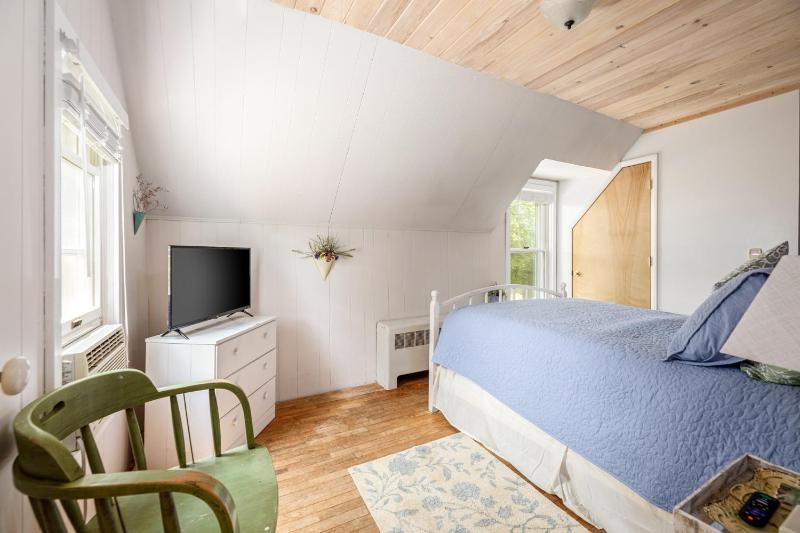 Double Room with Private Bathroom image 4