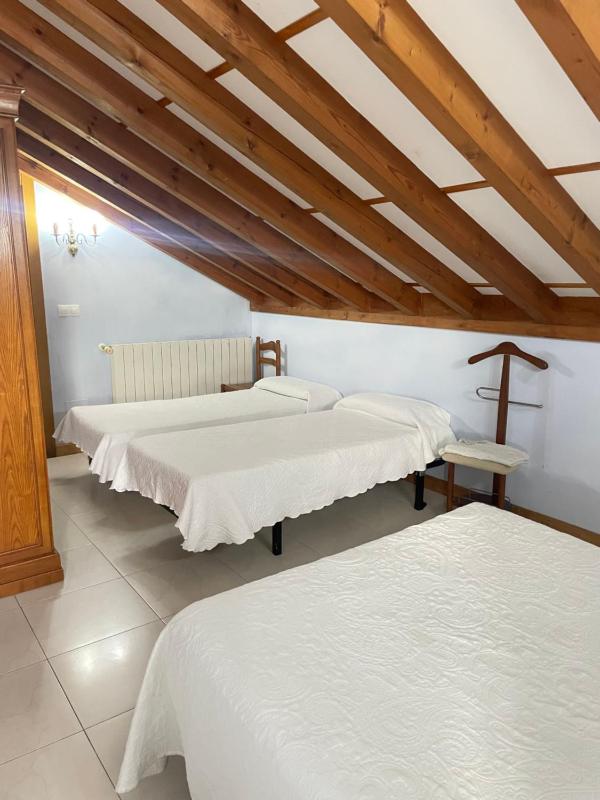 Standard Quadruple Room image 1