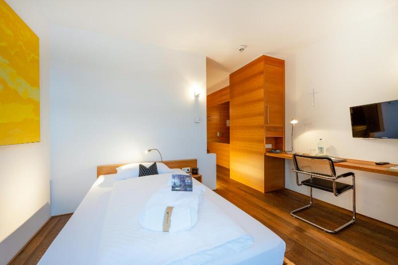 Superior Single Room image 3