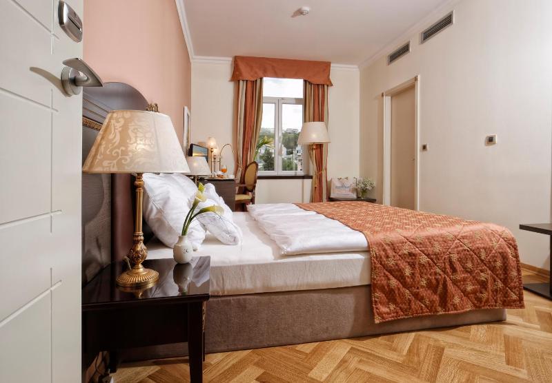 Double Room image 1