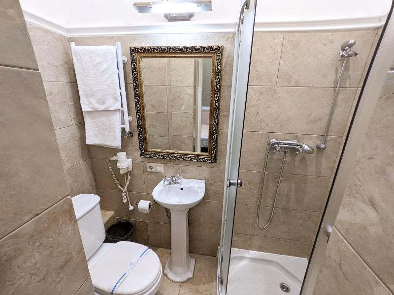 Single Room image 2