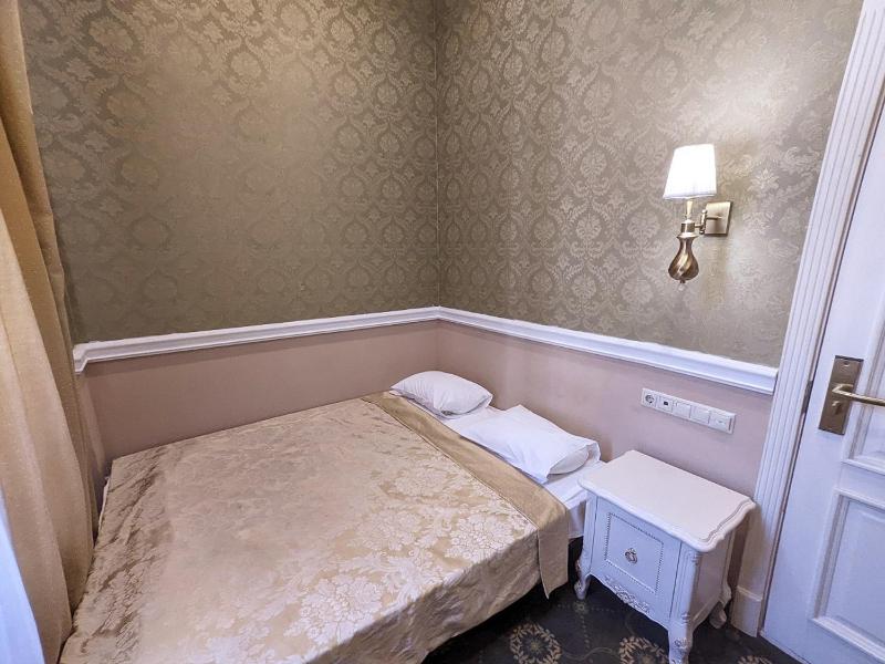 Single Room image 3