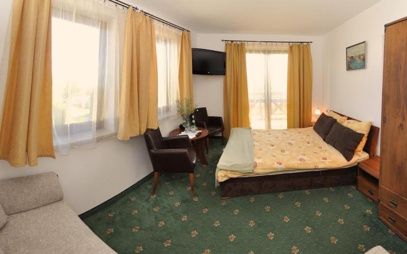 Family Room with Balcony and Sea View (2 Adults + 2 Children) image 3