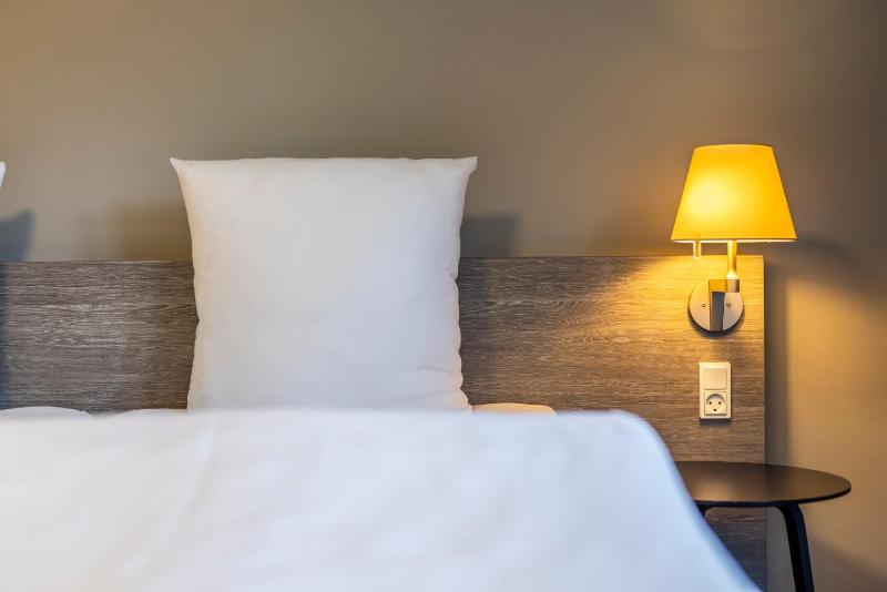 Standard Double Room image 3