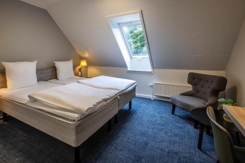 Standard Double Room image 1
