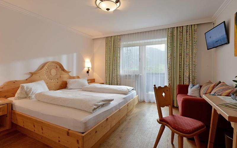 Double Room image 4