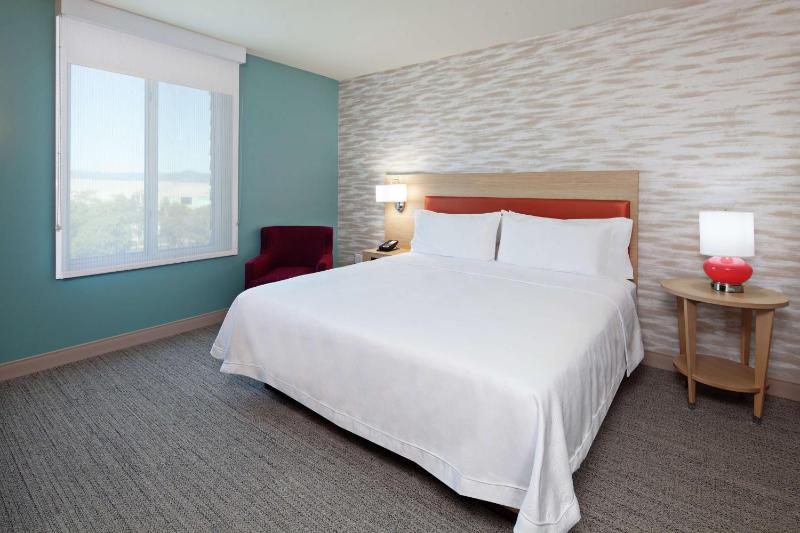 One-Bedroom King Suite - Non-Smoking image 4