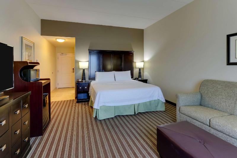 King Room with Sofa Bed - Non-Smoking image 3