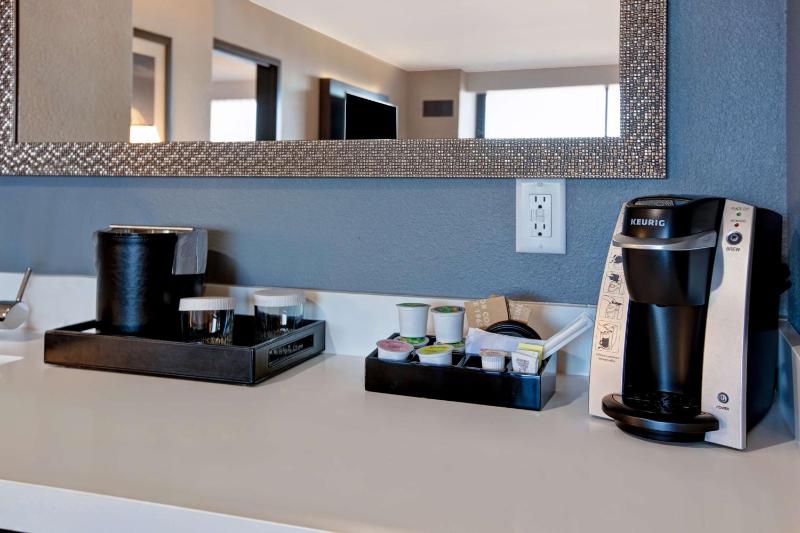 Two-Room King Suite image 4