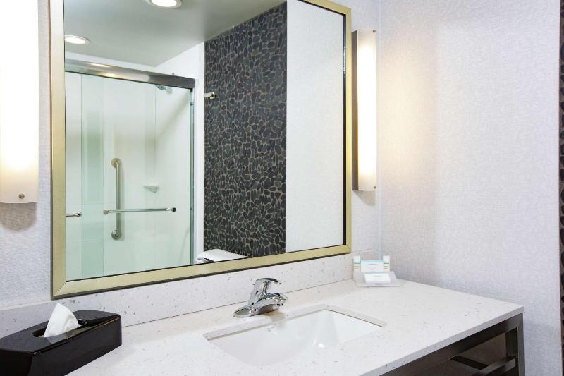 King Room image 4