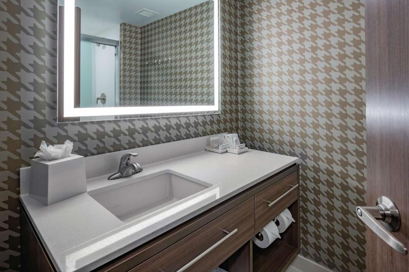 King Studio Suite - Non-Smoking image 3