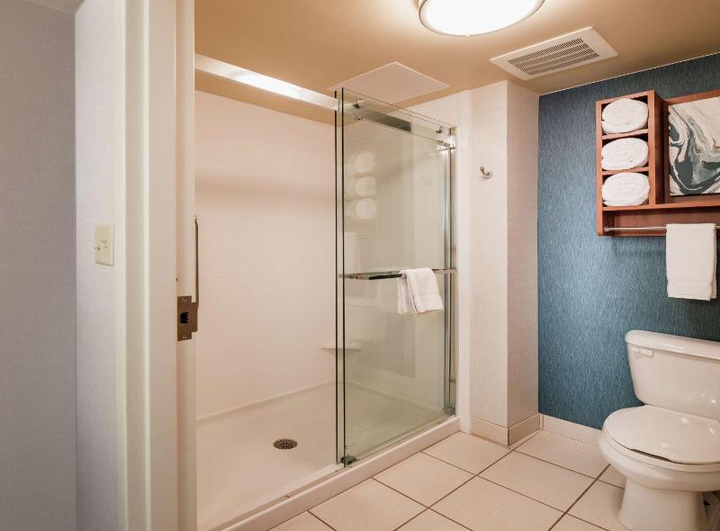 One-Bedroom Queen Suite with Two Queen Beds - Non-Smoking image 2