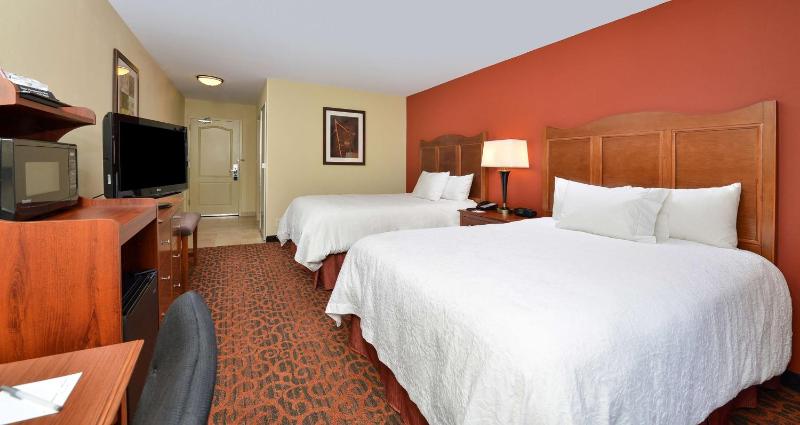 Room with Two Queen Beds - Non-Smoking image 3