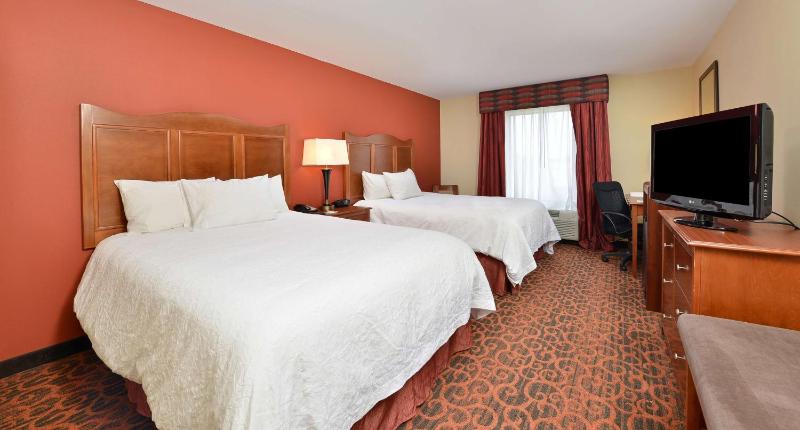 Room with Two Queen Beds - Non-Smoking image 2