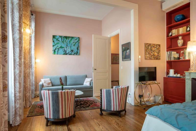 Double or Twin Suite with City View - Ground Floor image 4