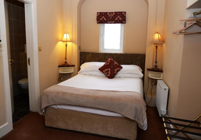 Single Room image 3