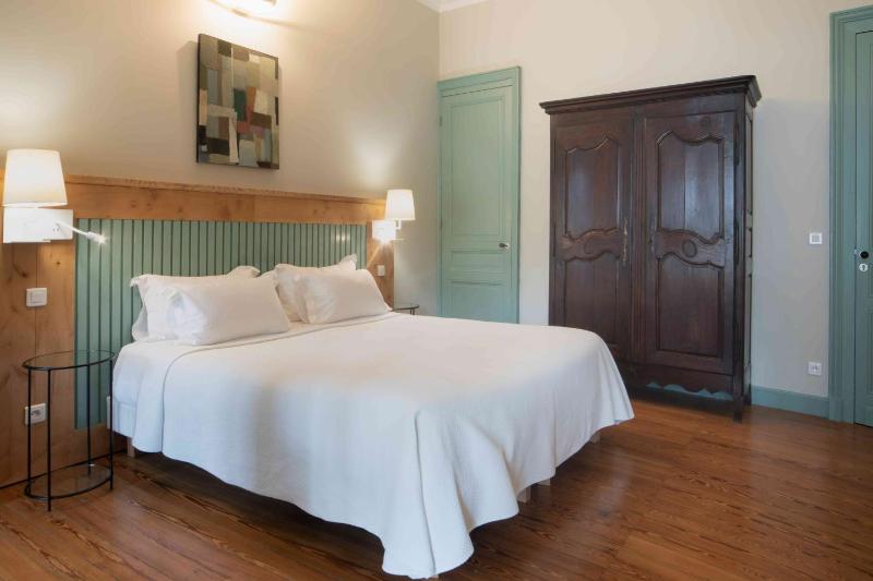 Double or Twin Suite with Garden View - Ground Floor image 1