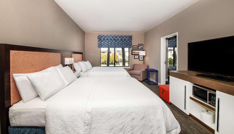 Hampton Inn Phoenix-Airport North - image 17