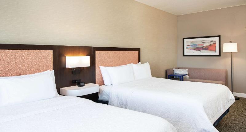 Room with Two Queen Beds - Non-Smoking image 4