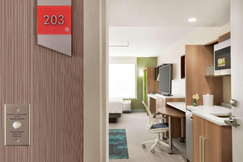 King Studio Suite - Hearing Access/Non-Smoking image 3
