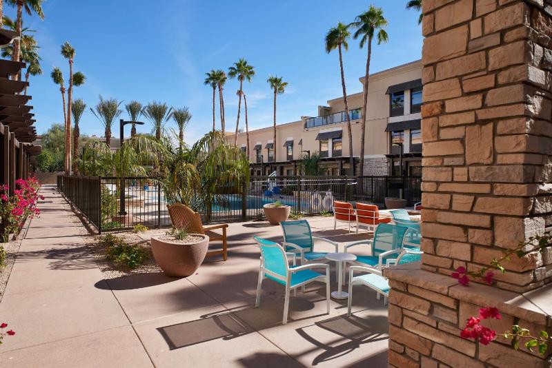 Hampton Inn & Suites by Hilton Phoenix Scottsdale Shea Blvd - image 24