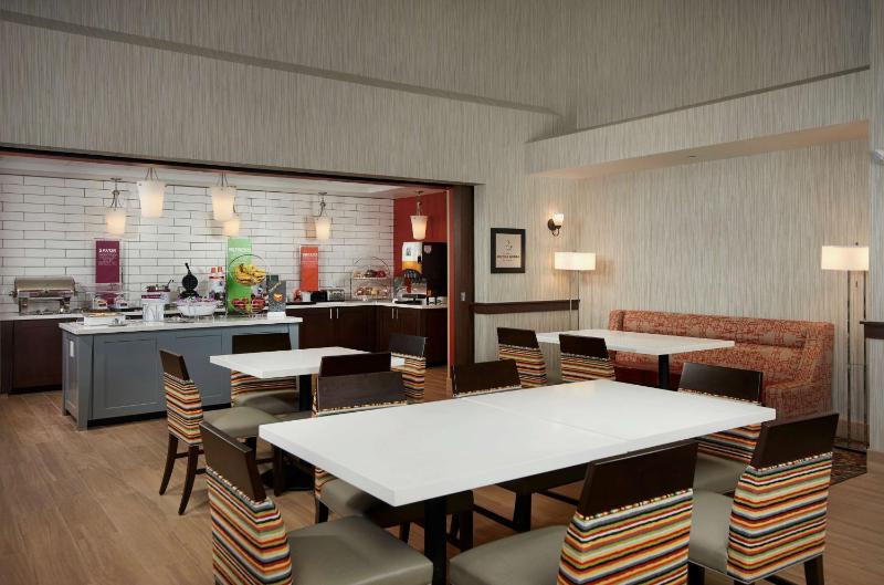 Hampton Inn & Suites by Hilton Phoenix Scottsdale Shea Blvd - image 20