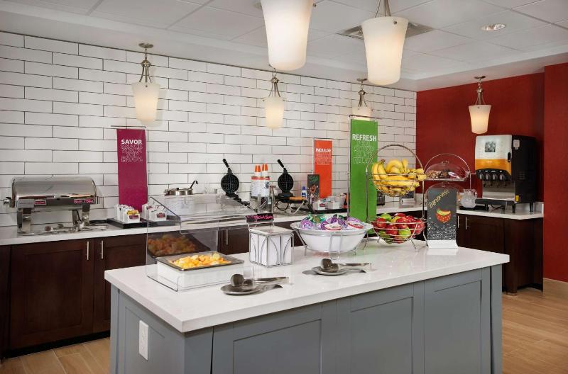 Hampton Inn & Suites by Hilton Phoenix Scottsdale Shea Blvd - image 31