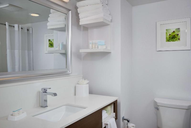 King Room image 2
