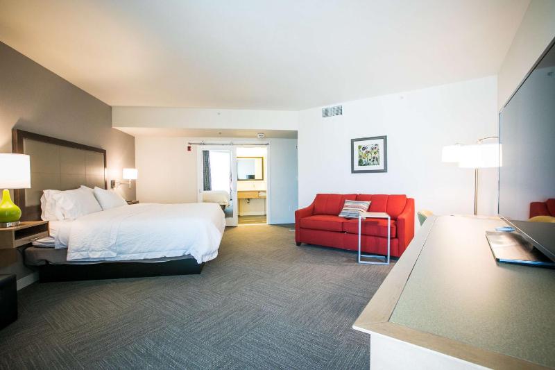 King Studio Suite with Balcony image 2
