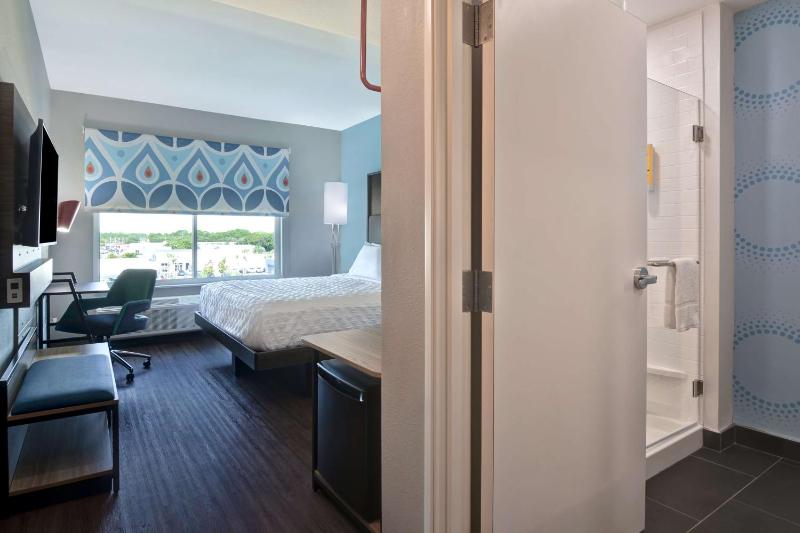 King Room image 3