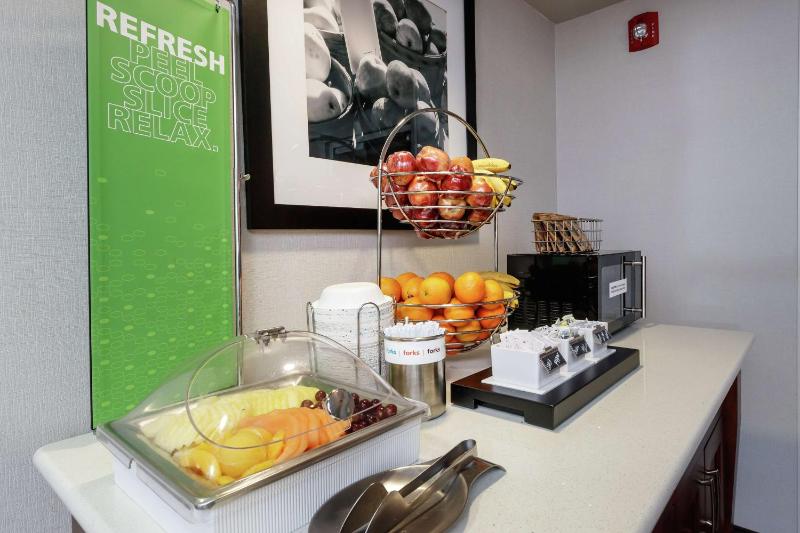 Hampton Inn & Suites Navarre - image 6