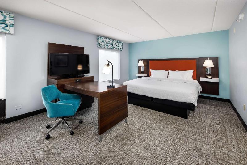 Hampton Inn & Suites Navarre - image 32