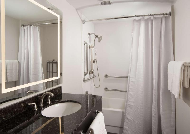 King Room - Mobility Access/Non-Smoking image 2