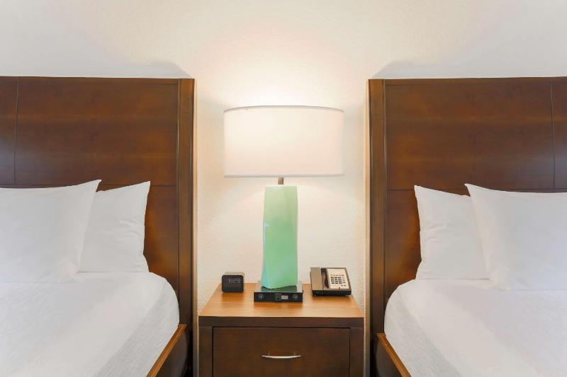 Queen Room with Two Queen Beds image 4