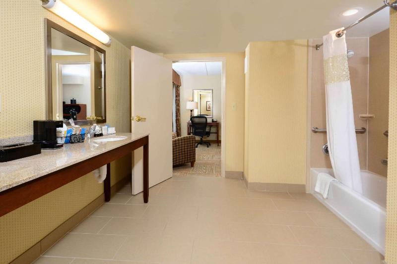 King Room - Mobility Access/Non-Smoking image 3