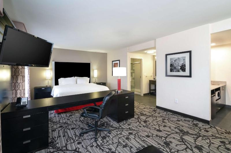 King Room image 3