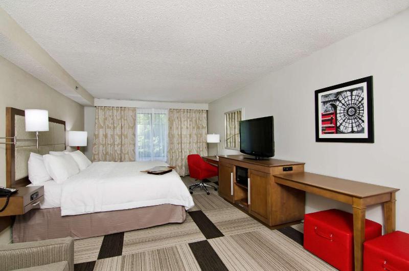 King Room with Sofa Bed - Non-Smoking image 3