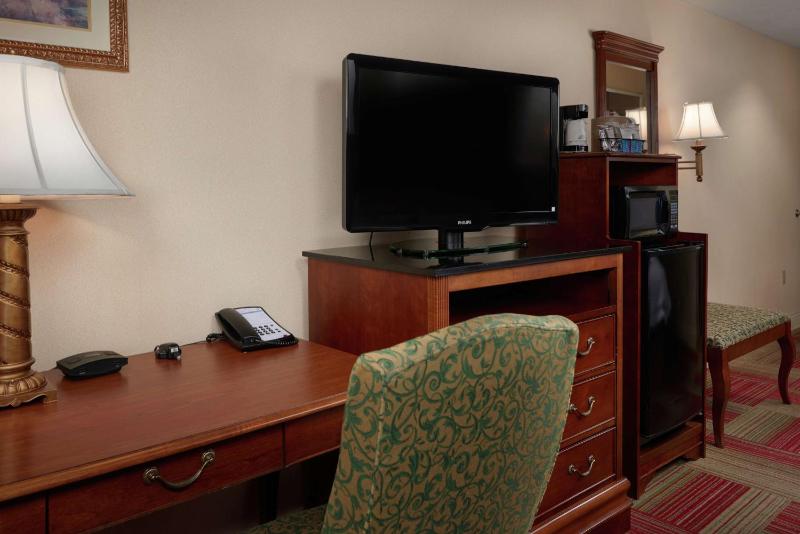 King Room with King Bed - Non-Smoking image 1