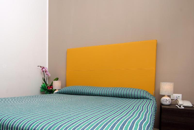 Queen Room with Balcony image 4
