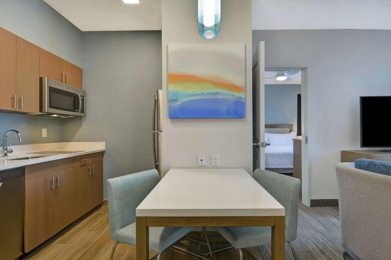 One-Bedroom King Suite - Non-Smoking image 4