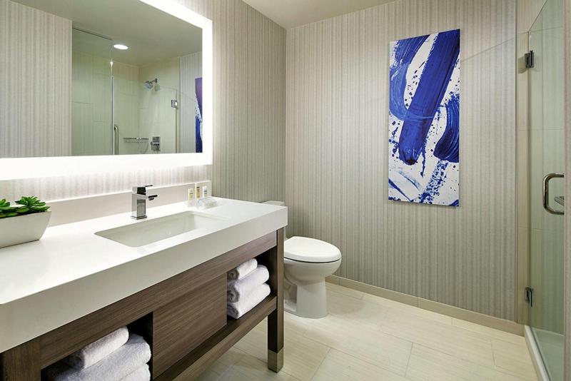 King Room image 2
