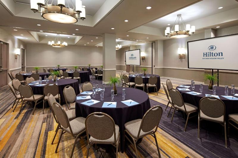 Hilton San Diego Mission Valley - image 11
