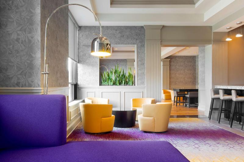 DoubleTree by Hilton Hotel Savannah Historic District - image 7