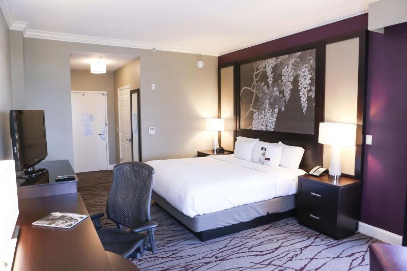 DoubleTree by Hilton Hotel Savannah Historic District - image 15