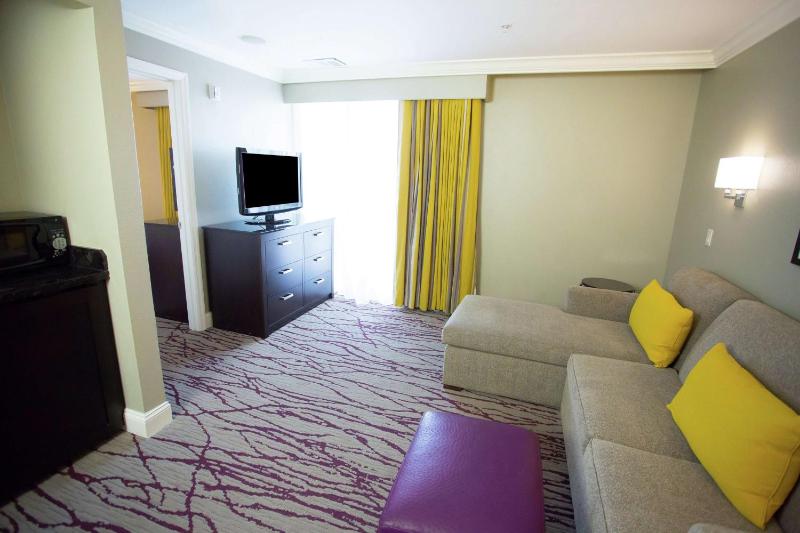 DoubleTree by Hilton Hotel Savannah Historic District - image 13