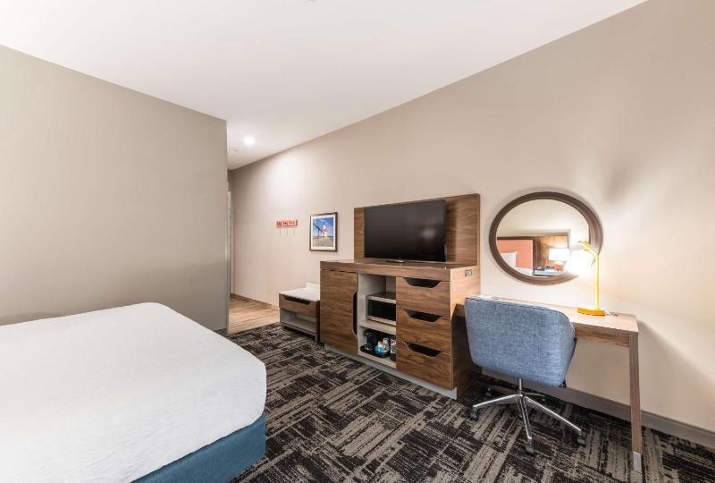 King Room image 4