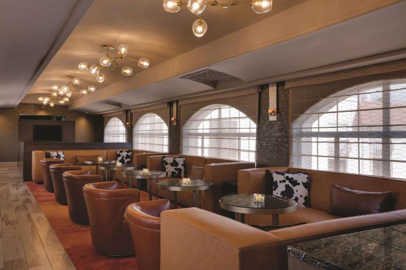 Embassy Suites by Hilton Scottsdale Resort - image 19