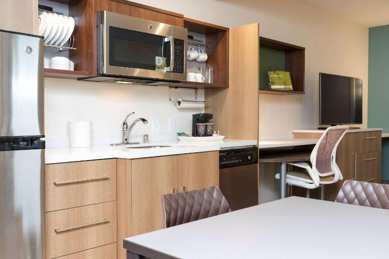 One-Bedroom King Suite - Non-Smoking image 3