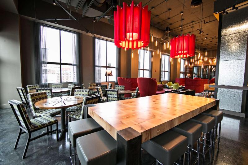 Hilton Garden Inn Louisville Downtown - image 16